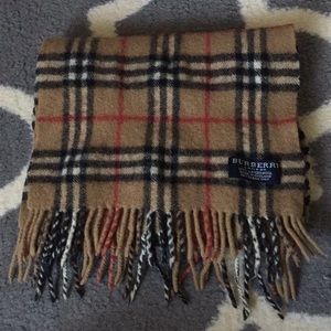 Authentic Burberry 100% Lambswool Scarf